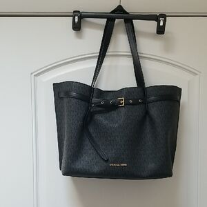 Michael Kors Signature Emilia Black Patterned Tote